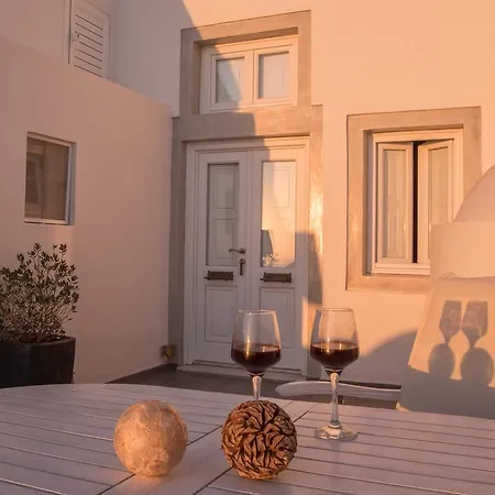 Villa Karpimo Horizon - Caldera Sunset View - Private Hot Tub - Firostefani *