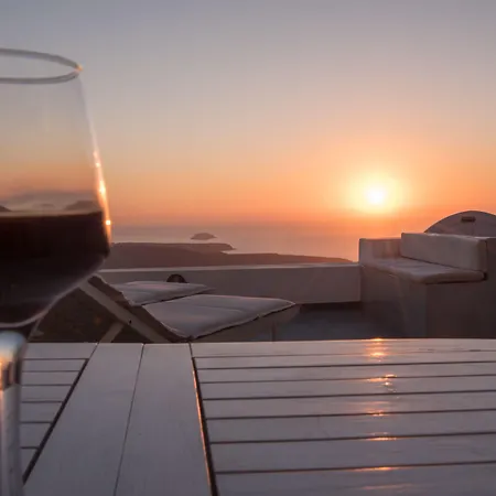 Karpimo Horizon - Caldera Sunset View - Private Hot Tub - Firostefani *