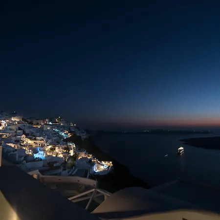 Karpimo Horizon - Caldera View With Private Hot Tub * Firostefani